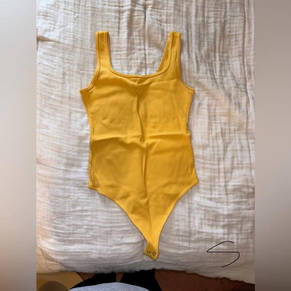 Yellow bodysuit - Picture 1 of 1